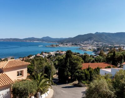 GRIFEU 05 –Appartement lumineux avec terrasse et vue sur mer