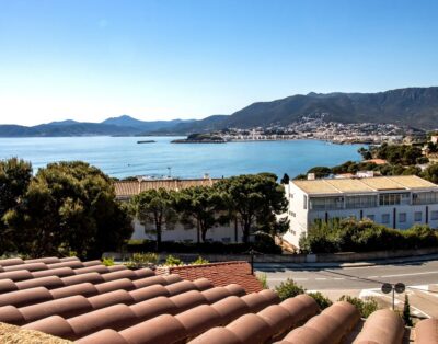 CAP RAS 03 – Appartement au dernier étage avec vue sur mer