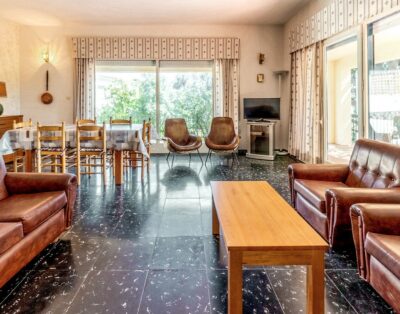 GRIFEU 14 – Apartament amb terrassa exterior i jardí