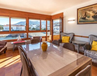 SANT CARLES 21 – Apartament amb vistes al mar i al port