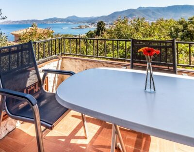 GRIFEU 06 –Appartement lumineux avec terrasse et vue sur mer