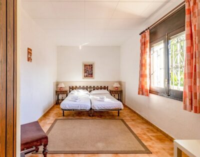 GRIFEU 10 – Apartment with outside terrace