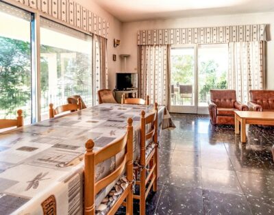 GRIFEU 14 – Apartament amb terrassa exterior i jardí