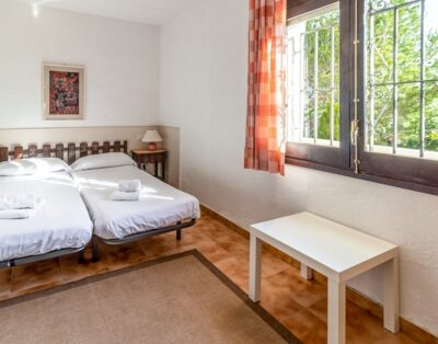 GRIFEU 10 – Apartment with outside terrace