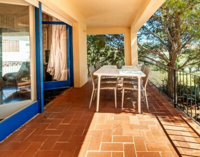 GRIFEU 14 – Apartament amb terrassa exterior i jardí