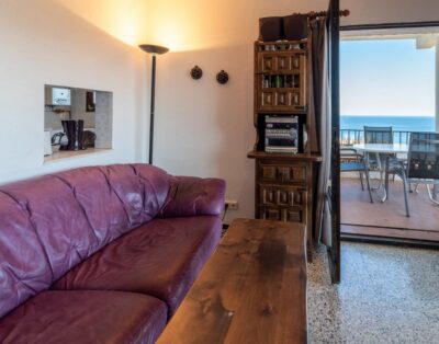 GRIFEU 05 –Appartement lumineux avec terrasse et vue sur mer