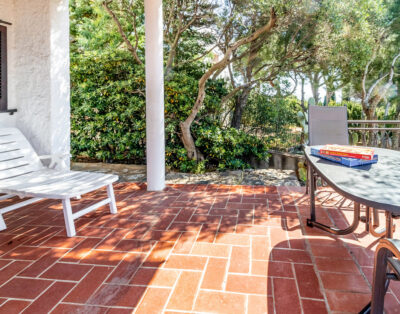GRIFEU 08 – Appartement avec une agréable terrasse extérieure