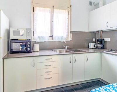 GRIFEU 14 – Apartament amb terrassa exterior i jardí