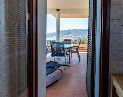 GRIFEU 05 –Appartement lumineux avec terrasse et vue sur mer