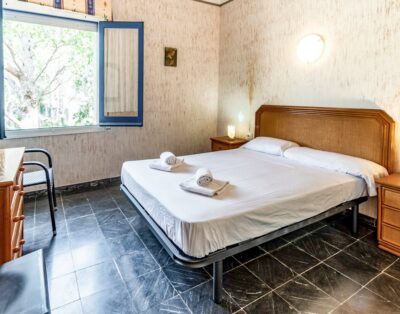 GRIFEU 14 – Apartament amb terrassa exterior i jardí