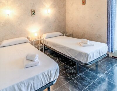 GRIFEU 14 – Apartament amb terrassa exterior i jardí