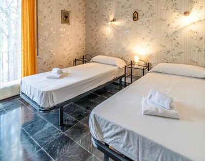 GRIFEU 14 – Apartament amb terrassa exterior i jardí