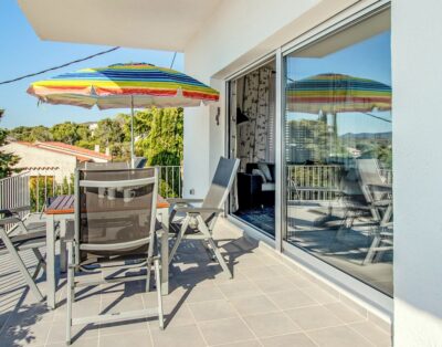 CAP RAS 01 – Apartament amb terrassa i vistes