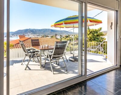 CAP RAS 01 – Apartament amb terrassa i vistes