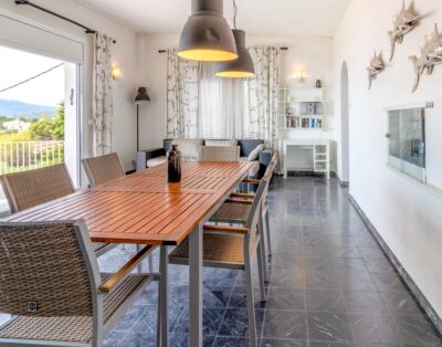 CAP RAS 01 – Apartament amb terrassa i vistes