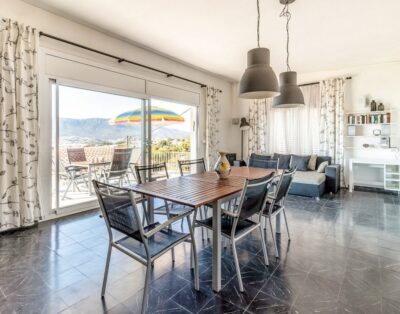 CAP RAS 01 – Apartament amb terrassa i vistes