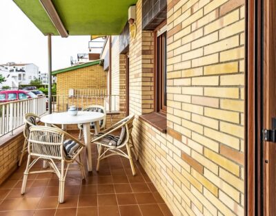 SANT CARLES 22 – Apartament assolellat amb vistes al mar