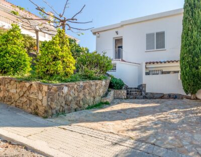 CAP RAS 01 – Apartament amb terrassa i vistes