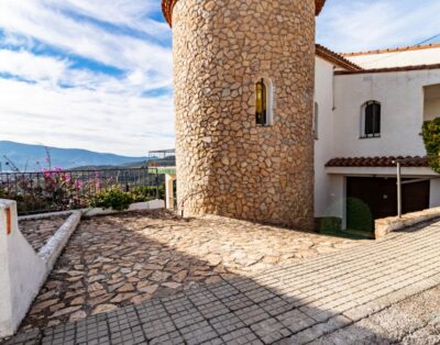 GRIFEU 11 – Apartament amb terrassa i vista panoràmica
