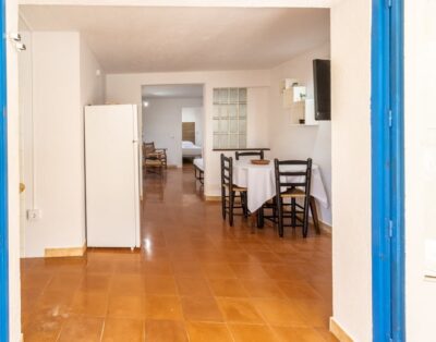 GRIFEU 15 – Apartament petit amb patí