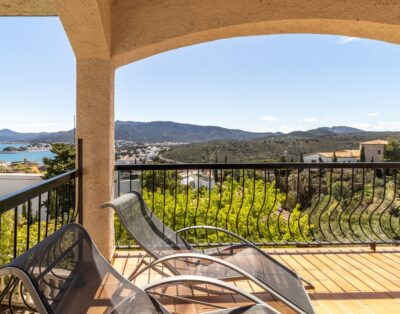 GRIFEU 11 – Apartament amb terrassa i vista panoràmica
