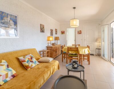GRIFEU 11 – Apartament amb terrassa i vista panoràmica