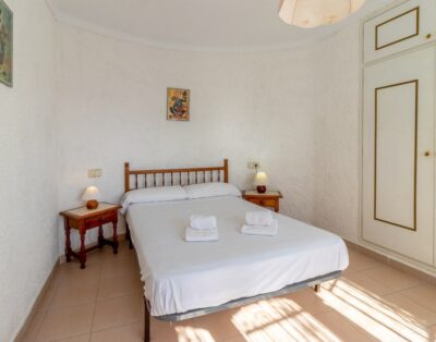 GRIFEU 11 – Apartament amb terrassa i vista panoràmica