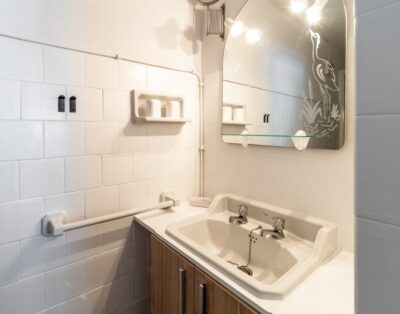 GRIFEU 15 – Apartament petit amb patí