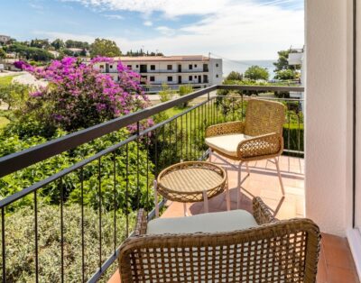 GRIFEU 18 – Apartament amb terrassa i vistes