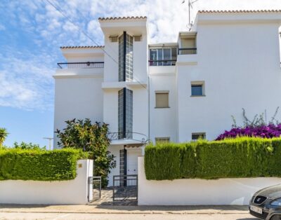 GRIFEU 18 – Apartament amb terrassa i vistes