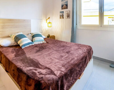 GRIFEU 18 – Apartament amb terrassa i vistes