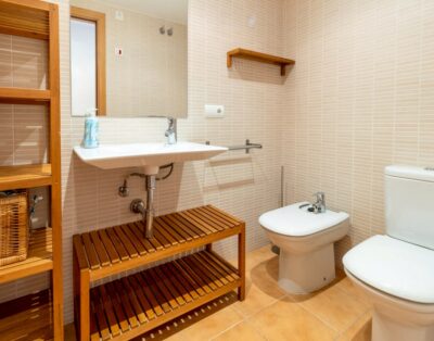 PORT DE LLANÇÀ 44 – Apartamento moderno con terraza