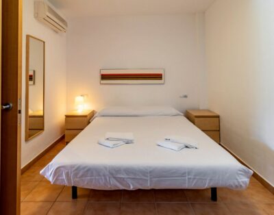 PORT DE LLANÇÀ 44 – Apartamento moderno con terraza