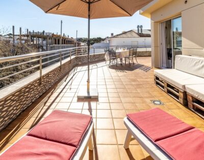 PORT DE LLANÇÀ 37 – Ático con terraza y vistas al mar