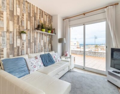 PORT DE LLANÇÀ 37 – Ático con terraza y vistas al mar