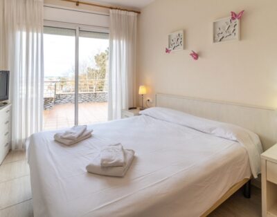 PORT DE LLANÇÀ 37 – Ático con terraza y vistas al mar