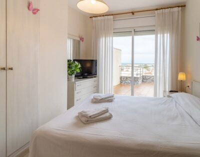 PORT DE LLANÇÀ 37 – Ático con terraza y vistas al mar