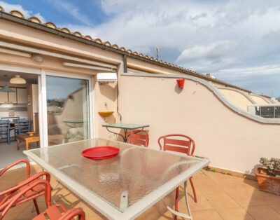 PORT DE LLANÇÀ 43 – Ático con piscina comunitaria