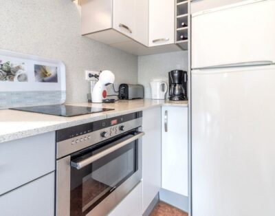 CAP RAS 04.3 – Appartement avec terrasse et vue sur la mer