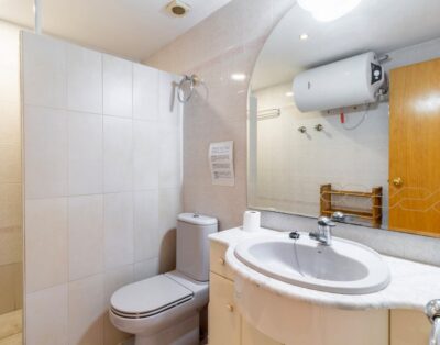 PORT DE LLANÇÀ 43 – Ático con piscina comunitaria