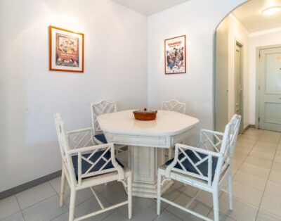 GRIFEU 15.1 – Casa adossada amb piscina comunitària i vistes