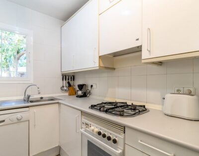 GRIFEU 15.1 – Casa adossada amb piscina comunitària i vistes