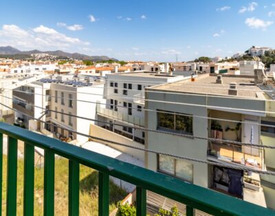 PORT DE LLANÇÀ 44.1 – Ático con balcón