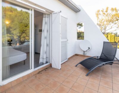 GRIFEU 15.1 – Casa adossada amb piscina comunitària i vistes