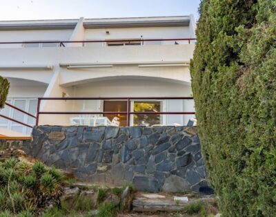 GRIFEU 15.1 – Casa adossada amb piscina comunitària i vistes