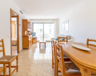 01 CODOLAR L’ESCALA – one street from the seafront