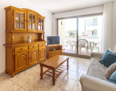 01 CODOLAR L’ESCALA – one street from the seafront