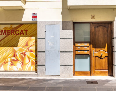 01 CODOLAR L’ESCALA – one street from the seafront