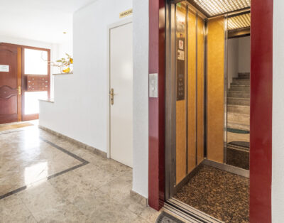 01 CODOLAR L’ESCALA – one street from the seafront